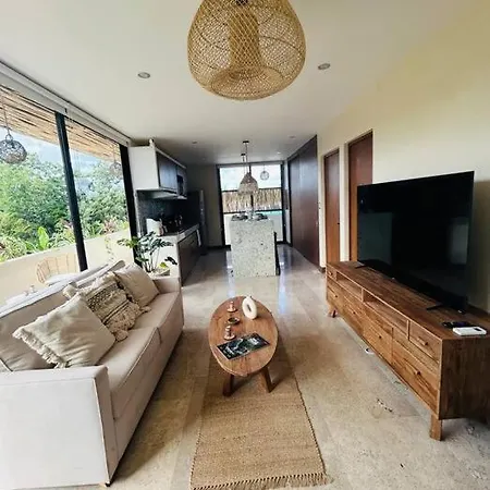 New Large Luxurious 1 Bedroom, 1 Bathroom Apartment In Tulum